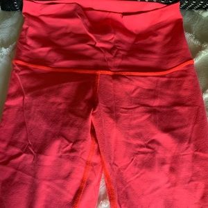 Lulu lemon size 6 wunder under crop